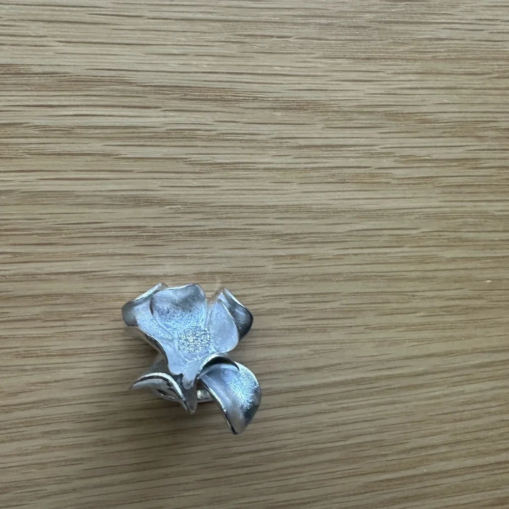 Silpada Silver Flower Ring - Picture 6 of 8